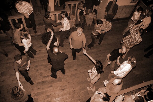 min 2006 10 31 latino 201 sepia